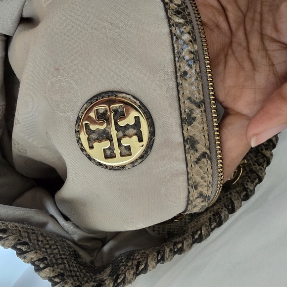 Tory Burch snake print soft tote - Picture 5 of 8
